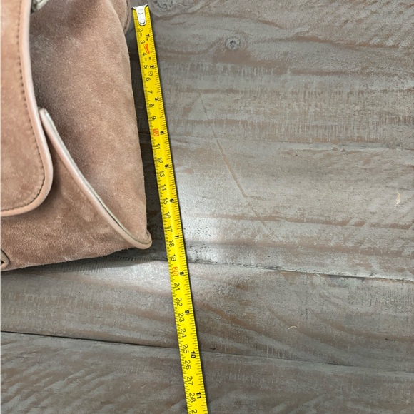 Tod’s blush pink suede shoulder bag - Picture 10 of 10